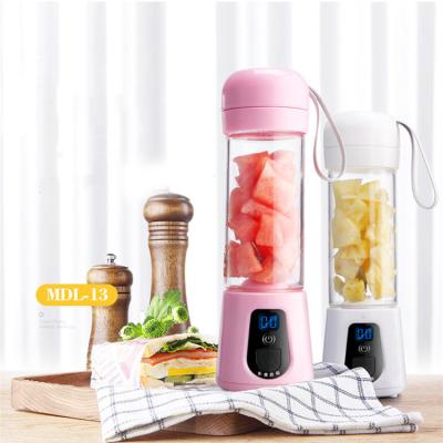 China 380ml Car Hand Blender Compact Portable Cordless Juicer Bottle Electric USB Fruit Juicer Cup for sale