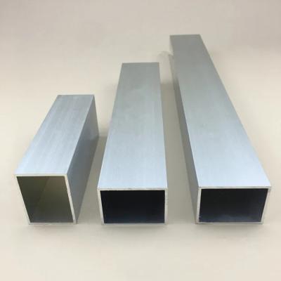 Chine Pipe d'aluminium sans soudure carré anodisée Pipe d'aluminium extrudée à vendre