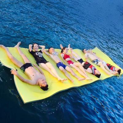 China Big Sale Xpe Durable Hot Foam Water Floating Floating Bed Mat for sale