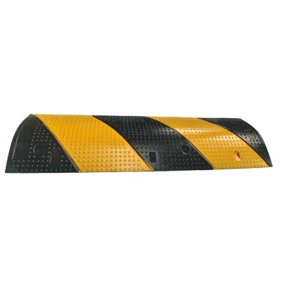 China Traffic Road Rubber Rubber Black And Yellow Speed ​​Bump for sale