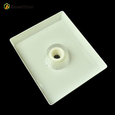 China Plastic Bee Farm Pro Bee Feede For Langstroth Bee Hive for sale