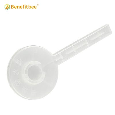 China Bee-Farm Beekeeping's Honey Bee Plastic Entrance Feeder Match With Rooster Bottle for sale