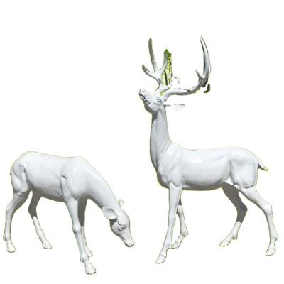 China Luxury Resin Christmas Figurines Europe Ornament Resin Animal Deer Sculpture For Garden Decoration for sale