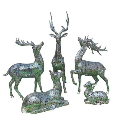 China 2021 Europe Christmas New Style Outdoor Stainless Steel Deer Sculpture with Lights for Christmas and Holiday Decoration for sale