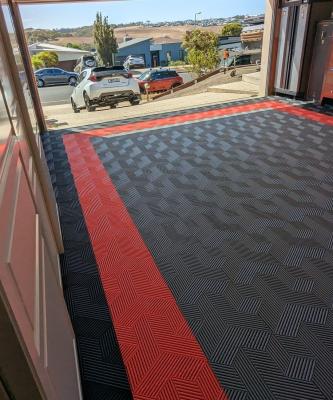 China Easy Install Impact Resistant Interlocking Black Polypropylene Garage Floor Tile / Garage Floors for sale