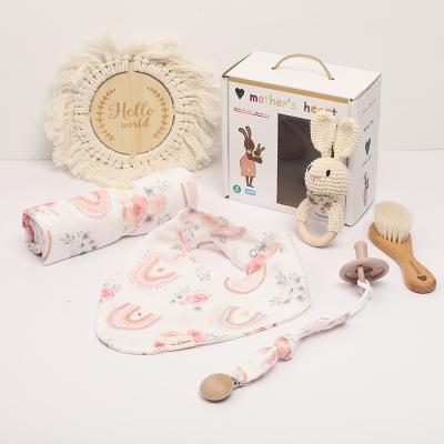 China 100% Eco-Friendly Newborn Baby Gifts Customized Bamboo Baby Bib Blanket Baby Box Gift Set for sale