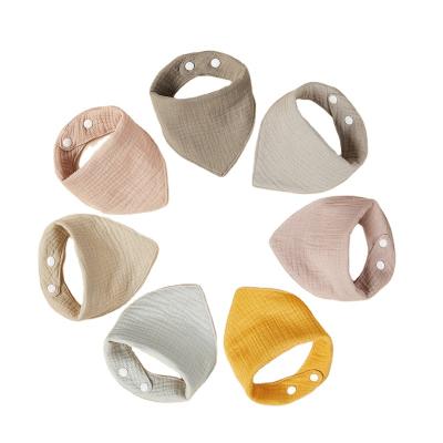 China Washable Solid Colors Muslin Towels Cotton Muslin Bibs 100% Antibacterial Baby Bibs for sale