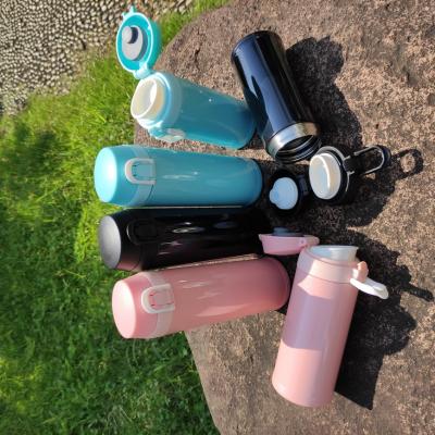 China Free Sample PORTABLE Push Button Locking Double Lid Wall Stainless Steel Water Bottle for sale