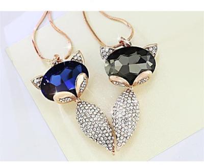 China Czech Korean Gold Plated Diamond Sweater Necklace Zinc Alloy The Fox Pendant Necklace The Micro Bone Insert Snake Necklace for sale