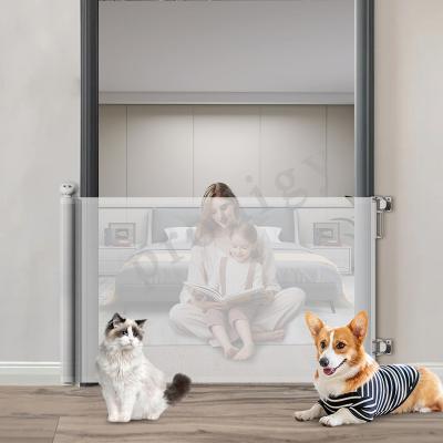 中国 CPC/EN1930 Punch Free Baby Retractable Gate Extra 120 Inches Pets Mesh Doo Rsafety Gate For Doorway 販売のため