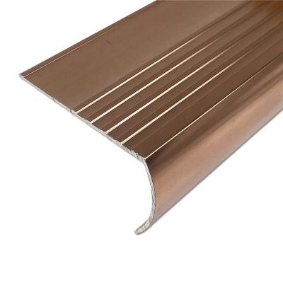 China Modern Aluminum Non Slip Stair Edge Protection Profiles Rounded Stair Flair for sale