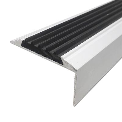 China Factory direct sale modern anodize matt silver anti-slip aluminum stair nosing with plastic insert for sale