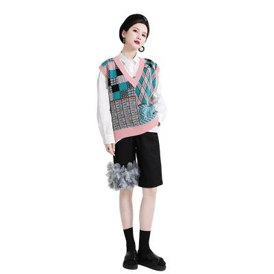 China 2021 Spring New V-neck Anti-wrinkle Knitted Vest Vest, 1976 Fashion College Style Fashion Rhombus Contrast Vest Women for sale