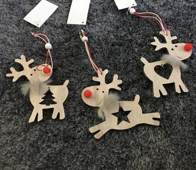 China Europe Handmade Funny Natural Miniature Wooden Hollow Hanging Deer for sale