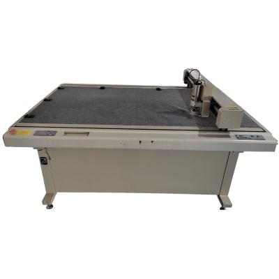 China Hotels Second Hand Garment Cutting Machine Gauge PVC Flatbed Cutter 1500*900mm Cutting Area for sale