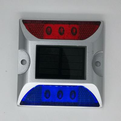 China Aluminum Alloy And Plastic Cheap Price Driveway Sidewalk Marker Aluminum Amber Led Flashing Lane Divider Light IP68 Stud Road Stud Reflectors Highway for sale