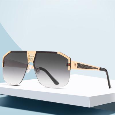 China 2022 New Square Men United Shaping Fashion Frameless UV400 Sunglasses for sale