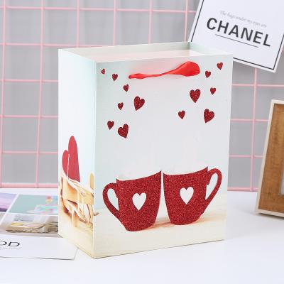 China Wholesale Custom Logo Valentine&'s Day Gift Paper Bags Recyclable Wholesale Custom Red Double Cup With White Hearts for sale