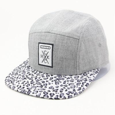 China White 5 COMMON Panel Brim Platypus Soft Snapback Trail Caps Embossed Stock Twill Leather Patch Camp Hat for sale