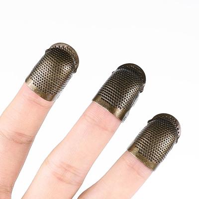 China Factory Direct Selling Finger Accessories Brass Thimble DZ05 Practical Antique Metal Protector for sale