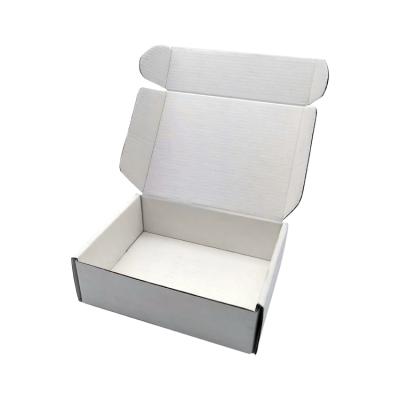 China Custom Logo Recyclable Cardboard Shipping Box Recyclable Thick Easy Fold Mailing Box White Post Box for sale