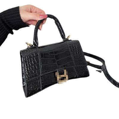 China 2022 Fashion Letter B Crocodile Printing Lady Handbag Pillow Bag Purse Strap Single Shoulder Body Crossbody Handbags for sale