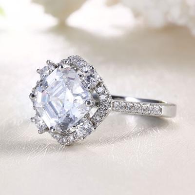 China FASHIONABLE Hot Sale Pave White Gold Diamond Cushion Cut Halo Engagement Ring for sale