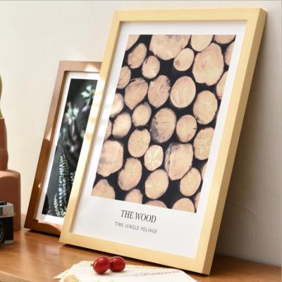 China Recyclable Materials Solid Wood Photo Frame Hanging On The Wall for sale