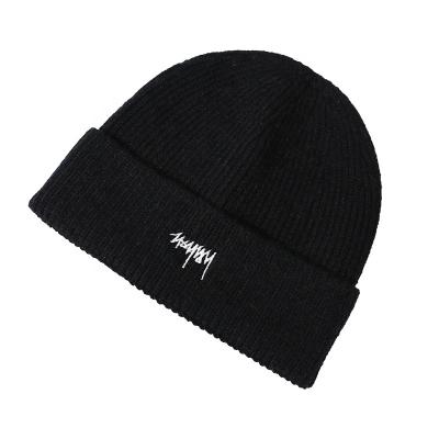 China OEM COMMON Fashion Designer Plain Beanie Embroidered Custom Logo Winter Beanie Hat for sale