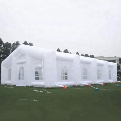 China 20*10*6m Aangepaste Witte Opblaasbare Party Tent Zeefdruk Te koop