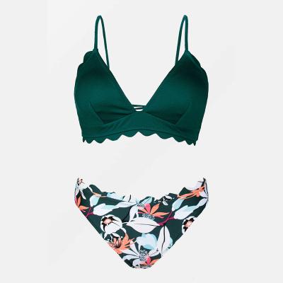 China Breathable Green Scalloped Edge V-Neck Printed Bottom Bikini for sale