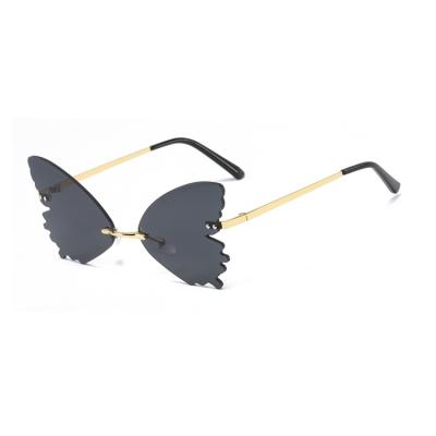 China Fashion Sunglasses Factory Supply Direct Lenses Shading Sunglasses For Women for sale