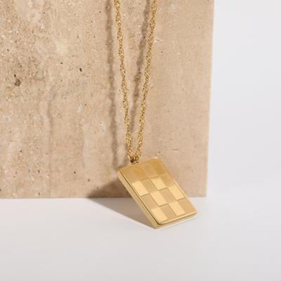 China Vintage 316 Stainless Steel Necklace Square Pendant Fashion Metal 18 Gold Necklace Waterproof Necklace 2021 for sale