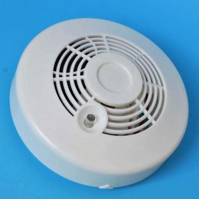 China Small size 220v smoke detector with 9V battery holder for sale