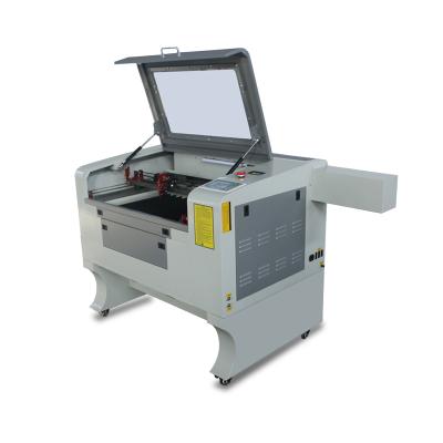 China Laser Engraving Wood Engraving Wood Rubber Gourd Tube Laser Engraving Machine/Laser Bamboo Cutting Machine for sale