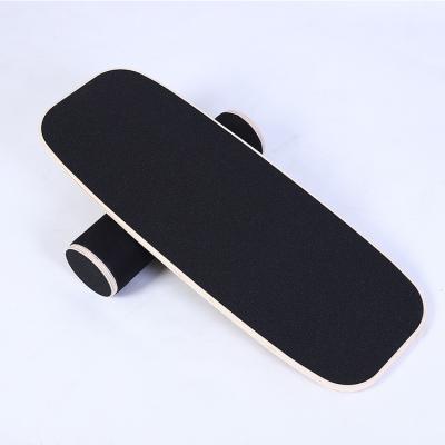 China Anti-Skid Outdoor Balance Board Stability Trainer Black Wobble Wood Balance Board Kids Balance Board for sale