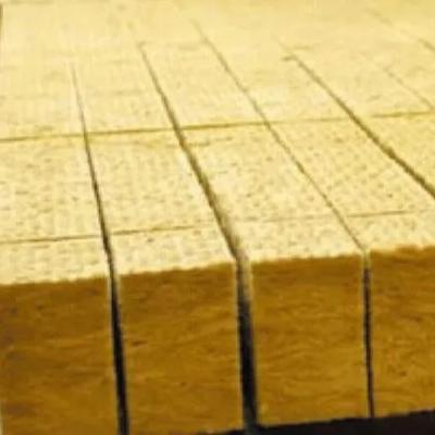 China Schalldämpfende Platten aus Basaltrockwool Leichtgewichte Dachplatten aus Rockwool zu verkaufen