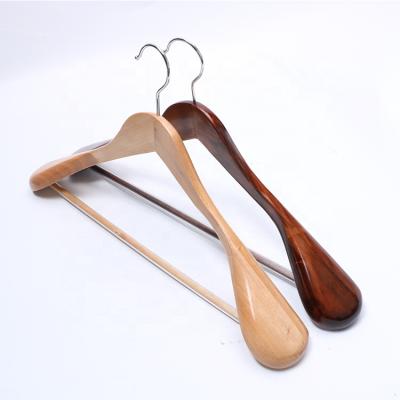 China Wholesale Custom Eco-Friendly Anti-Slip Wide Shoulder Wooden Hangers Durable/Eco-Friendly/Solid Wood Anti-Slip For Fabrics for sale