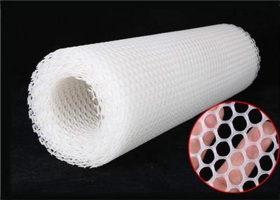 China 100mm Plastic Garden Netting Hexagonal Hole White Extruded Hdpe Plain en venta