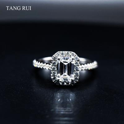 China TANG RUI Drop Shipping CLASSIC Lab Developed 18 Carat Gold D Color Diamond Halo Engagement Ring for sale