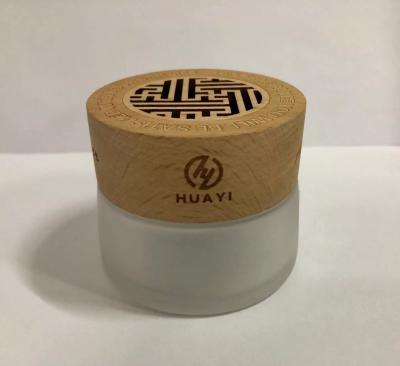 中国 木の帽子のさまざまな色および印刷と包む50g専門の化粧品のクリーム色の瓶Skincare 販売のため