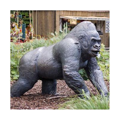 China Large Brass Wild Animals Statue China Wildlife Orangutan Bronze Sculpture Life Size Animal Outdoor Copper Chimpanzee Statue for sale