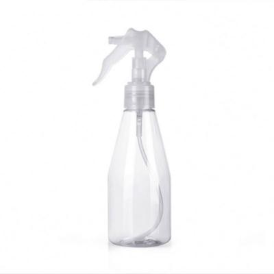 China 200Ml Small Refillable Spray Subpackage Bottles Good Mist Pet Watering Can Plastic Spray Gardening Bottle for sale