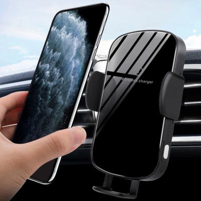 China 15W Fast Charging Sense High Quality Fast Wireless Car Coil Smart Charger Car 15W Wireless Charging for sale