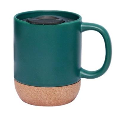 China Large 400ml Sustainable Ceramic Coffee Mug With Insulated Cork Bottom And Splash Proof Lid for sale