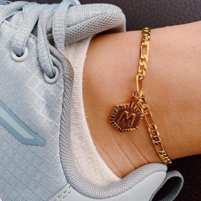 China Nickel& Wholesale Ins Style Lead Free 14K Gold Plated Letters Alphabet A-Z Alloy Anklets For Cheap Girl Party Gift for sale