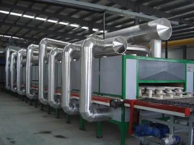 China Horno de rodillos metálicos con bajo consumo de combustible Mecanización Automatización Cerámica Horno de fuego rápido en venta