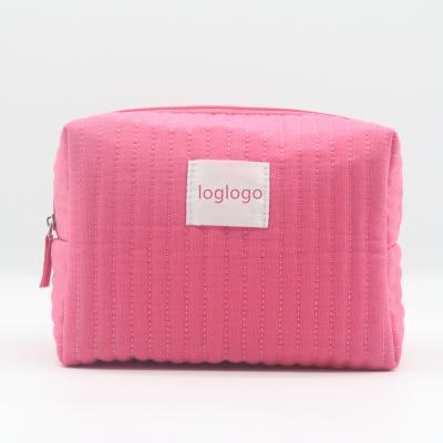 China Lady 2022 New Products Puffy Cotton Makeup Bag Viable Quilted Girl Pink Quilted Dots Recycled Cotton Cosmetic Bag for sale