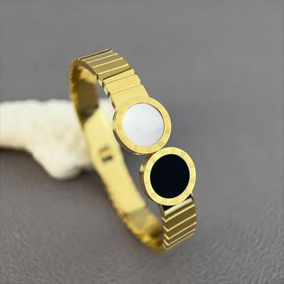 China Retro Classic Vintage Roman Numeral Black White Shell Bracelet Men Women Gold Plated Bracelets for sale