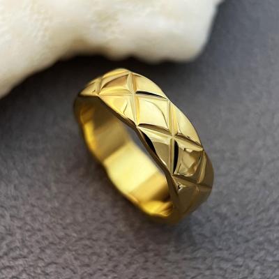 China Vintage Fashion18K Gold Plated Wide Rhombic Grid Vintage Rings Stainless Steel Finger Ring For Women for sale